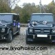 два чорних джипи Mercedes G-Class