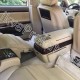 світлий салон машини Maybach